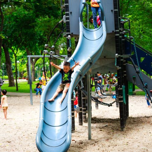 Meta Ads pour les parcs accrobranches : Guide pour attirer plus d’aventuriers